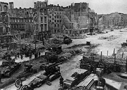 Берлин, 1945. Так заканчивают собиратели земель.